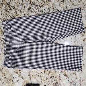 Time and Tru cheeker pattern capris / shorts. Sz 16-18